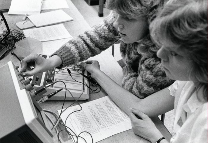 Students learning electrical technology, 1986