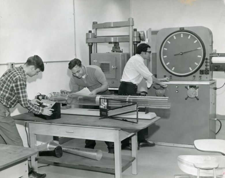 Students in Technology Center at Niagara Falls campus, circa 1968